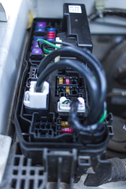 汽车保险丝盒，更换保险丝图片下载