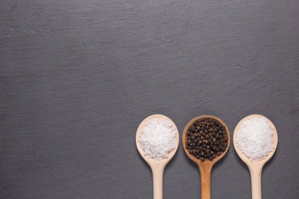 三勺海盐，辣椒，豌豆图片下载