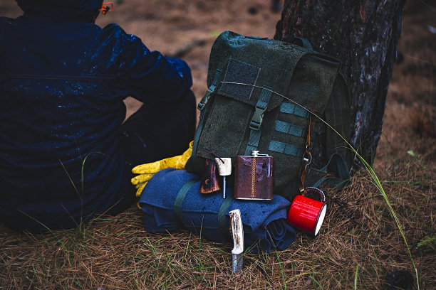 丛林里的丛林袋图片下载