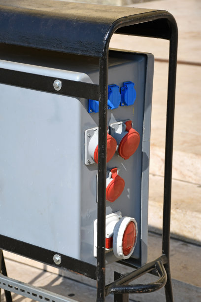 户外街道上的电源插座图片下载