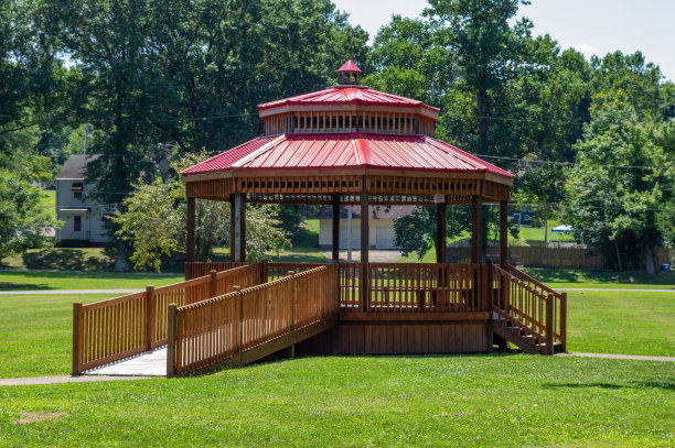 露台在公园图片下载