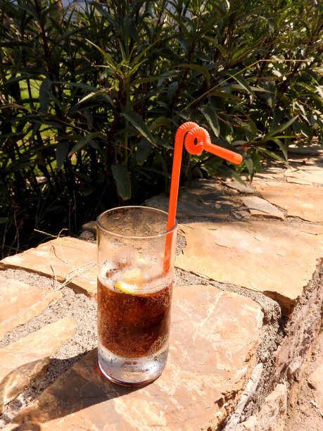 可乐加柠檬和冰图片下载