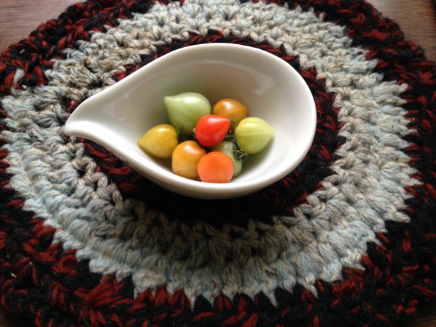 色彩斑斓的西红柿图片下载