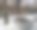 猫坐在温暖的地方，等待春天的到来图片下载