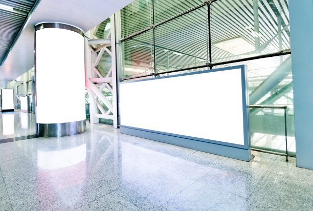 火车站的空白广告牌图片下载