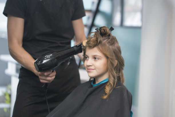 发廊里的女孩图片下载