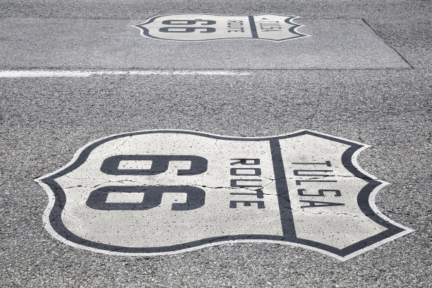 俄克拉荷马州塔尔萨的66号公路标志图片下载