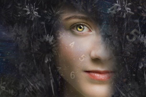 一个女巫的肖像，黑色背景，脸上有数字图片下载