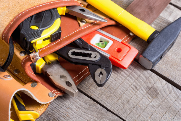 带手动工具的工具腰带图片下载