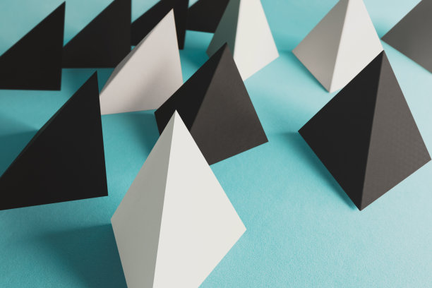 构图用金字塔形的纸，抽象图片下载