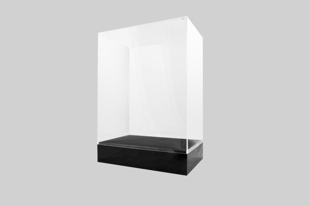 建议玻璃投票箱与信封隔离在白色背景。图片下载