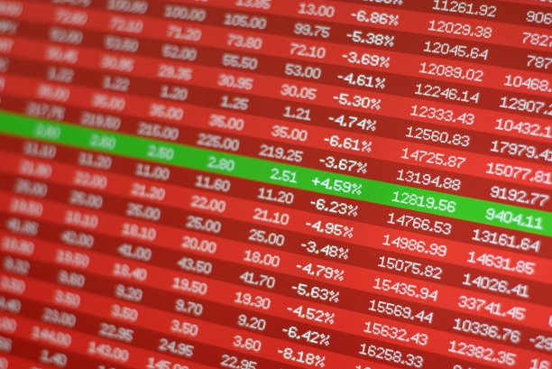 安全投资于股市崩盘，概念。红色为负，绿色为赢。图片下载