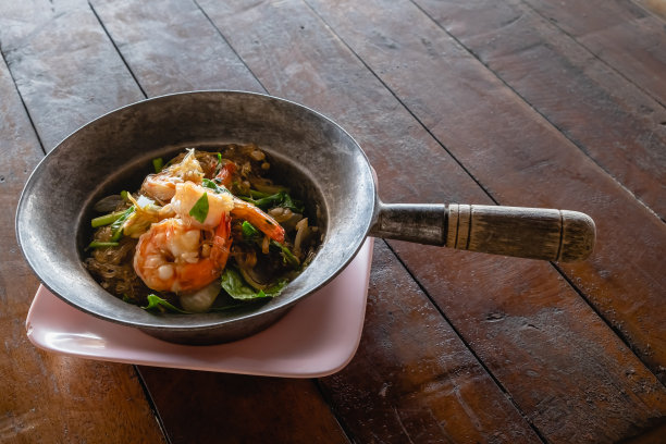 砂锅大虾/虾仁拌面条图片下载