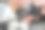 理发师为顾客洗头图片下载