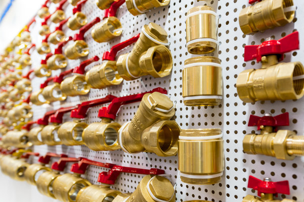 各种水管接头、弯头、管件、接头。图片下载