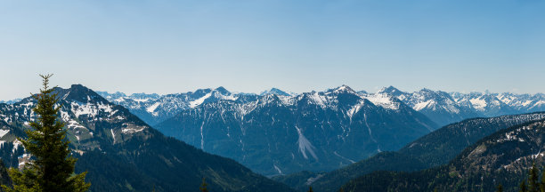 阿尔卑斯山的山脉图片下载