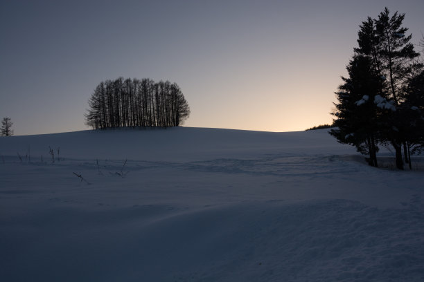 冬季日落山在北图片下载