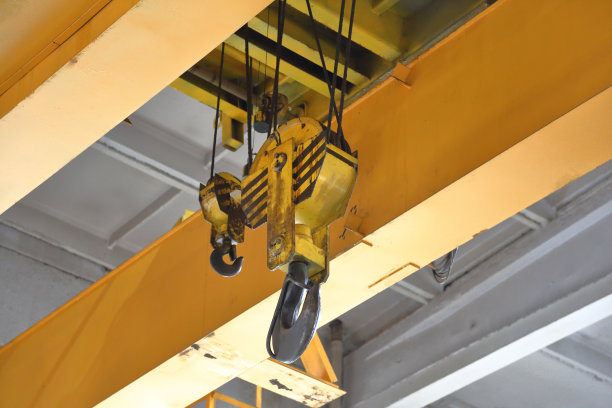 大的黄色金属吊钩图片下载