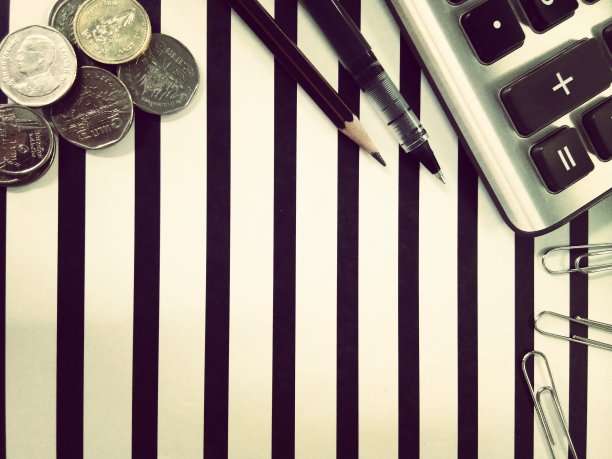 你在办公室或学校工作用的文具图片下载