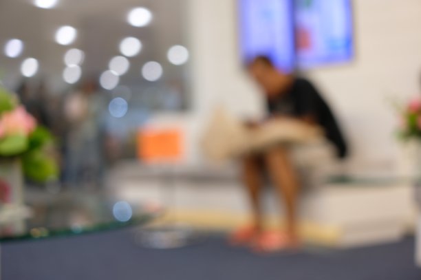 在接待室等候的散乱顾客图片下载