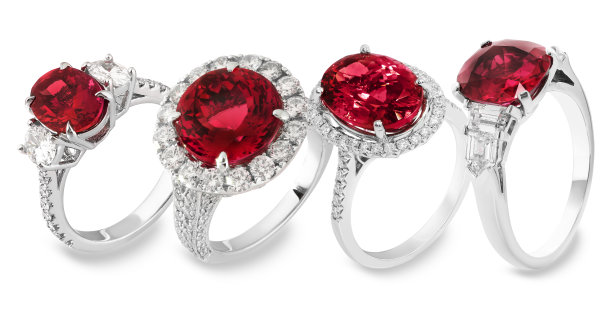 红宝石戒指、镶有宝石和钻石的珠宝图片下载
