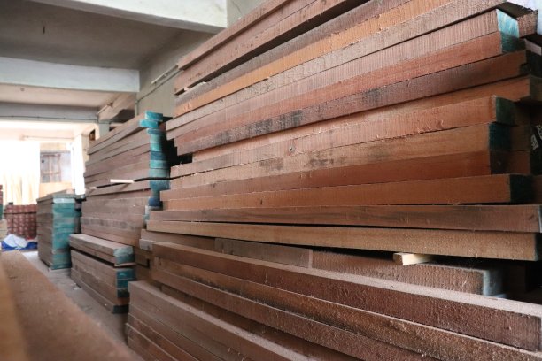 木材切割锯照片-图像图片下载