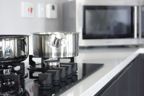 现代厨房内部图片下载