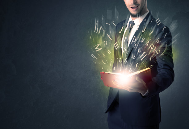 商人拿着一本书。图片下载