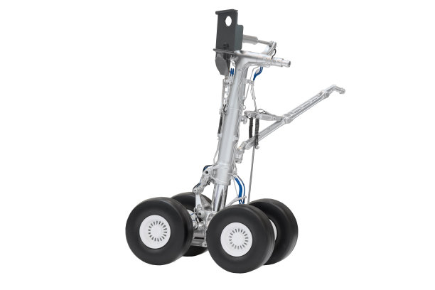 底盘机架和轮胎隔离在白色背景。图片下载