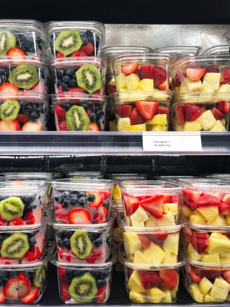 市场上的新鲜水果盒素材图片