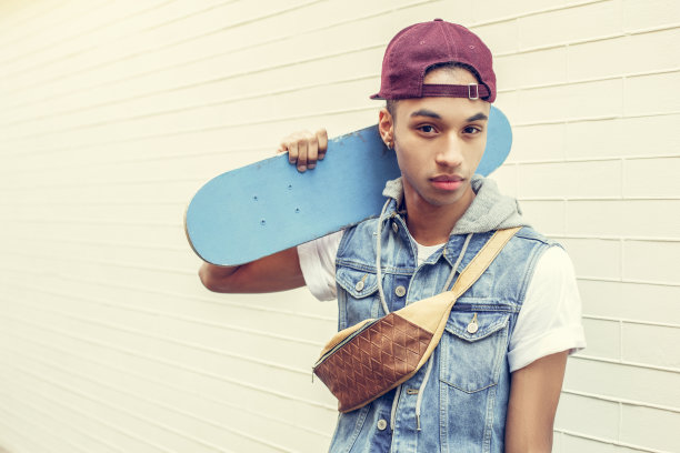 年轻人非洲裔青少年年龄概念图片下载