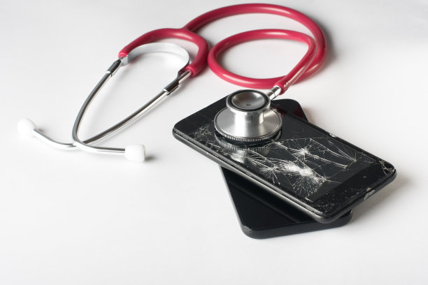 智能手机上的听诊器-智能手机的安全检查，维护，维修图片下载