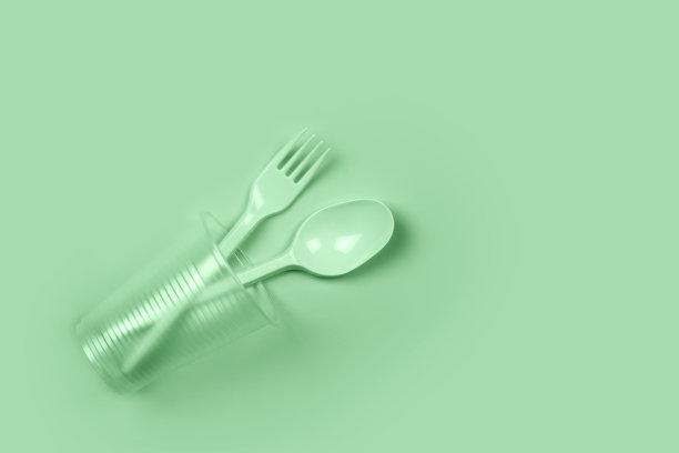 一次性使用塑料杯，叉子和勺子薄荷图片下载