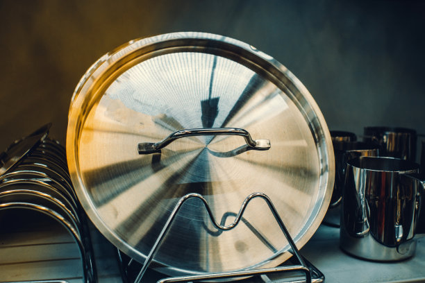 平底锅盖子的金属支架图片下载