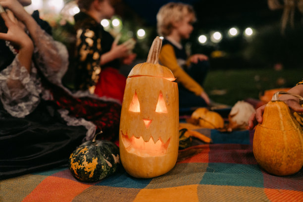 杰克O' Lantern在万圣节的晚上图片下载