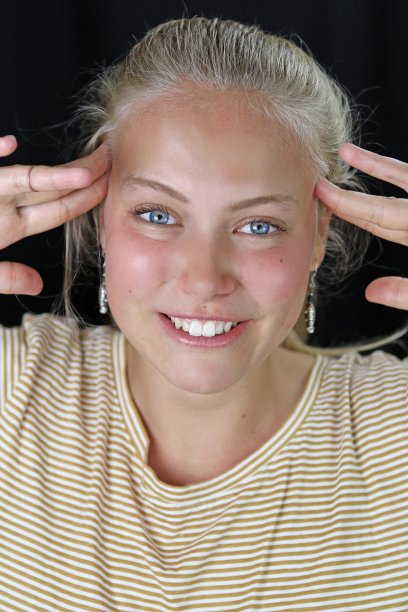 沮丧和烦恼的女人图片下载