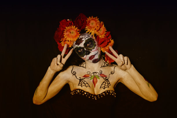 背景里有个死去的女人图片下载