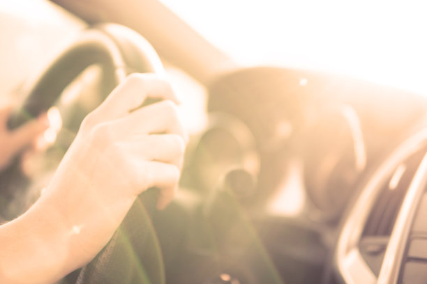 汽车旅行的概念。图片下载