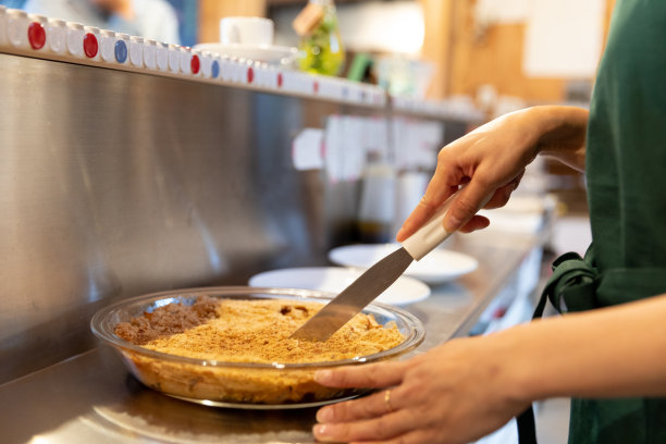 一个蛋糕接一个蛋糕图片下载