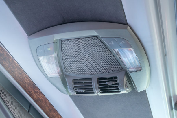 客车内部部件、方向盘、空调控制按钮。图片下载