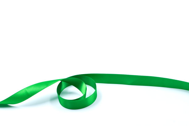 白色背景上的绿色卷曲缎带，装饰元素图片下载