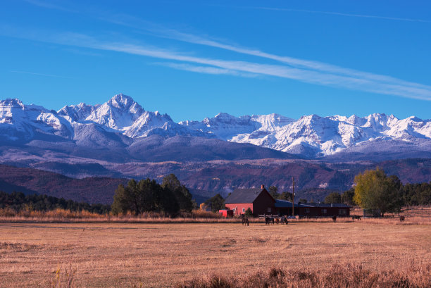 清晨的雪峰山脉，特柳赖德，美国图片下载