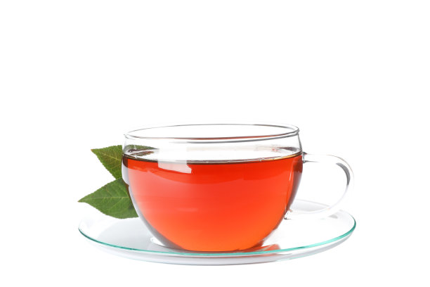 一杯茶和叶子孤立在白色的背景图片下载