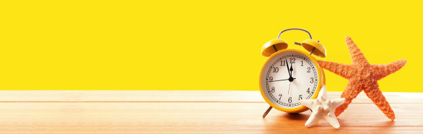 时钟显示将近12点图片下载