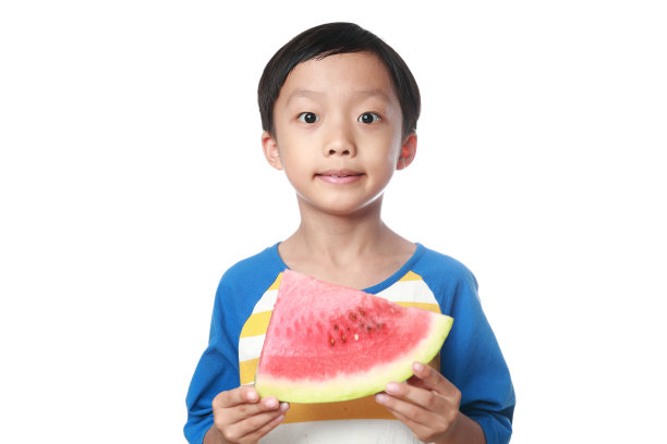 孩子吃西瓜图片下载