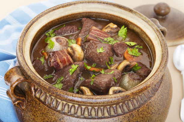 勃艮第牛肉经典法式菜肴图片下载