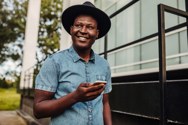 享受他的数码玩具图片下载