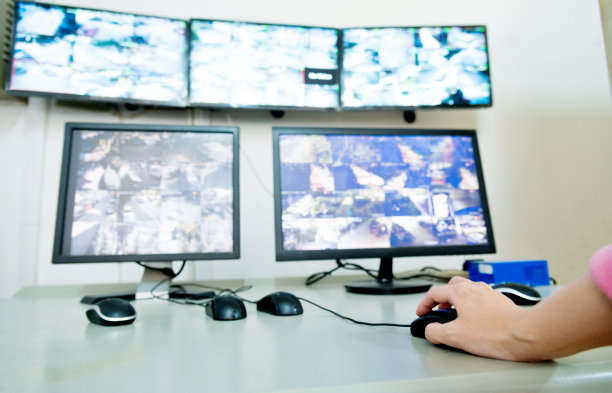 控制室的计算机显示器图片下载