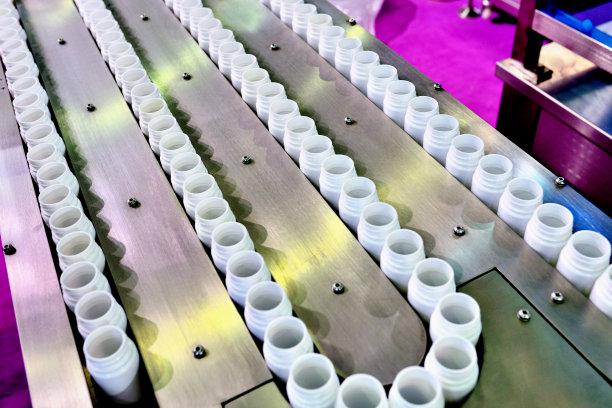 生产线上的白色药瓶图片下载