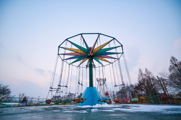 旧的游乐园图片下载